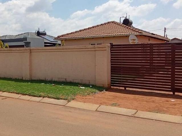 2 Bedroom House to Rent in Protea Glen