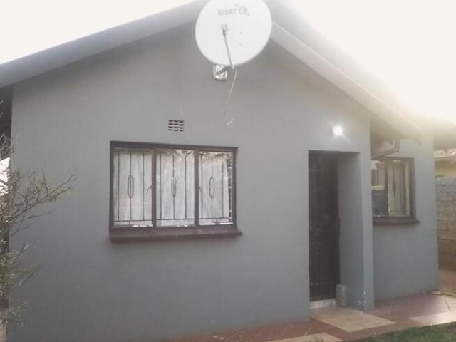 2 Bedroom House to Rent in Protea Glen