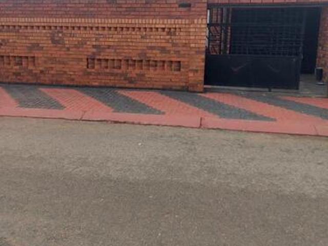 2 Bedroom House to Rent in Protea Glen