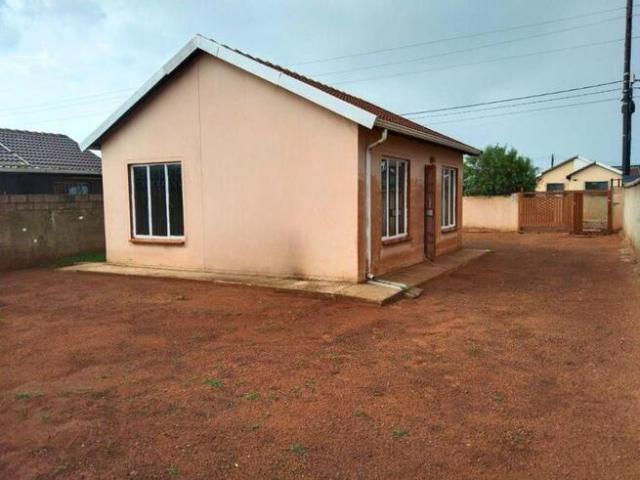 2 Bedroom House to Rent in Protea Glen