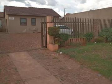 2 Bedroom House to Rent in Protea Glen