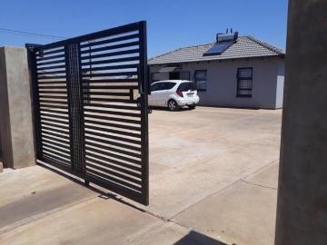 2 Bedroom House to Rent in Protea North