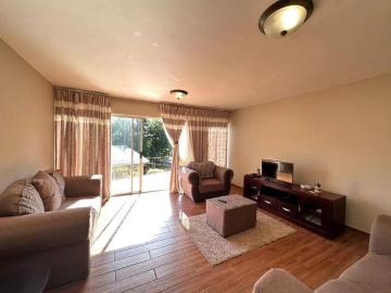 2 Bedroom House to Rent in Prestbury
