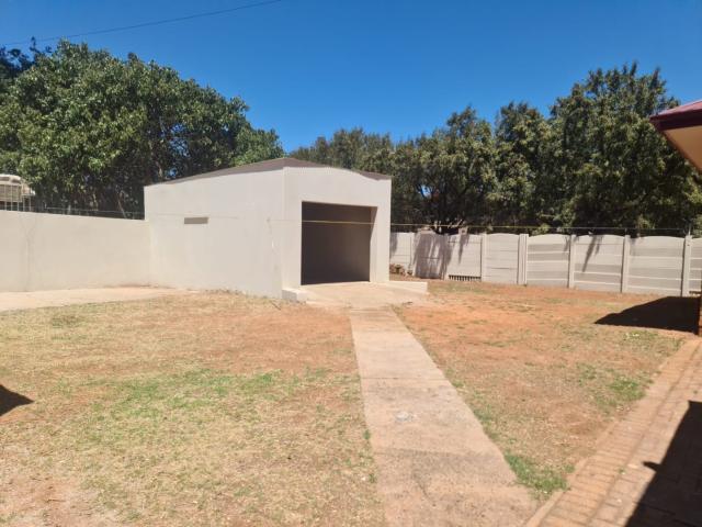 2 Bedroom House To Rent in Randgate