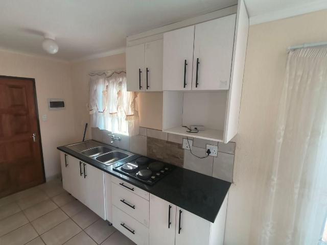 2 Bedroom house to rent in Rosslyn, Akasia