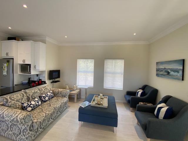 2 Bedroom House To Rent in Schoongezicht Estate