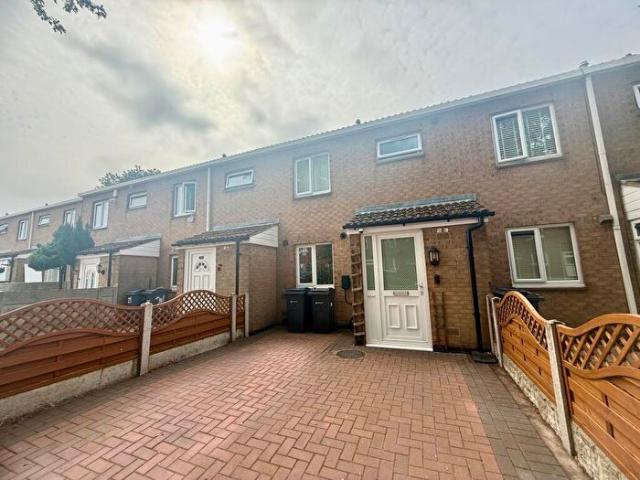 2 Bedroom House To Rent In Shepherds Way, Kingstanding, B23