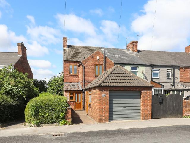 2 bedroom house to rent in storforth lane terrace hasland s41