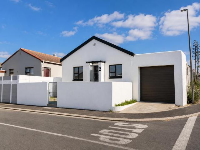 2 Bedroom house to rent in Strandfontein, Mitchells Plain