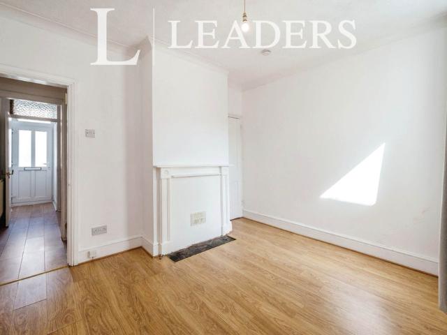2 bedroom house to rent Londesborough Road, Southsea, PO4