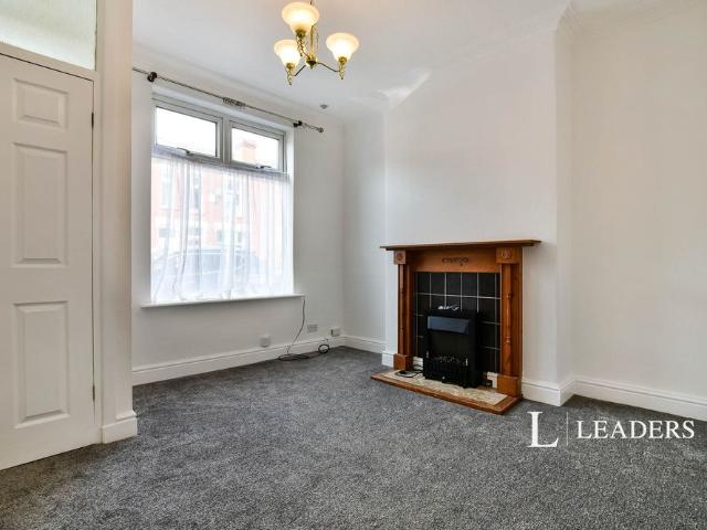 2 bedroom house to rent Lowfield Road, Stockport, SK3