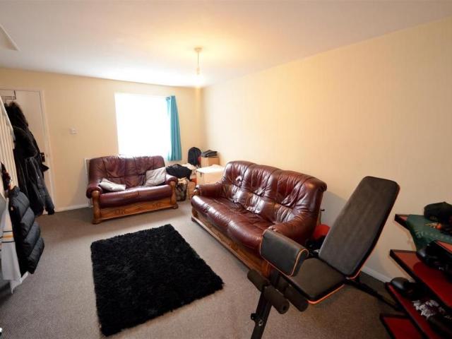 2 bedroom house to rent Marham Close, Nottingham, NG2