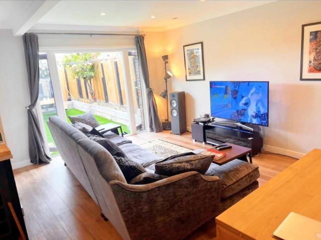 2 bedroom house to rent Milton Road, Cambridge, CB4