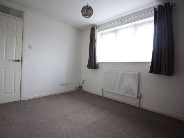 2 bedroom house to rent Milton Way, Houghton Regis, Dunstable, Bedfordshire, LU5