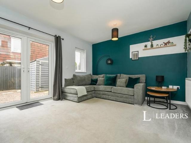 2 bedroom house to rent Queens Road, Tewkesbury, GL20