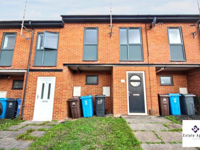 2 Bedroom House Terraced To Let