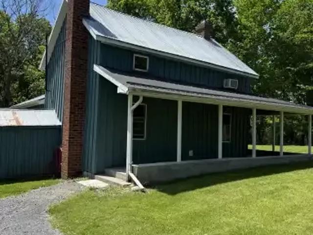2 Bedroom House Tweed ON 103118980