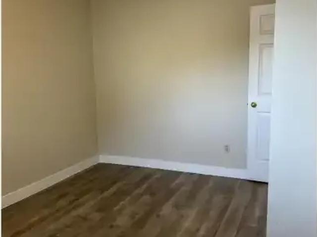 2 Bedroom House Vancouver BC 102794972