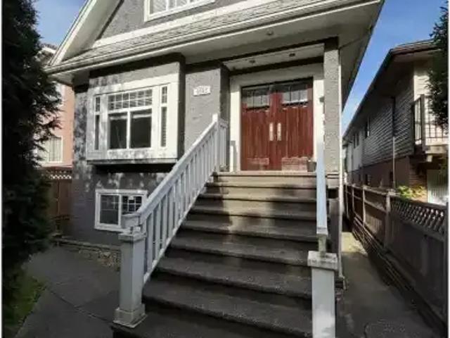 2 Bedroom House Vancouver BC 104322367