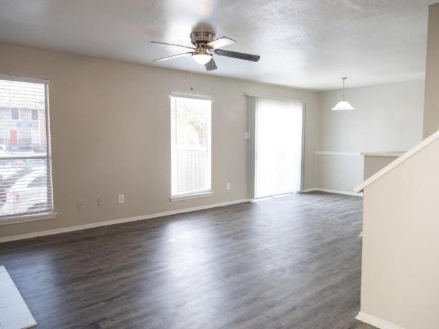 2 bedroom, Houston TX 77040 105901429