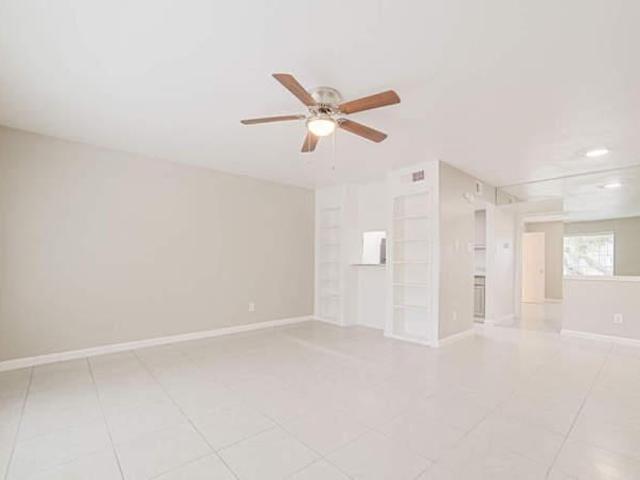 2 bedroom, Houston TX 77042 105243273