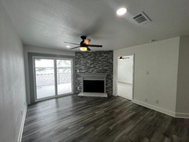 2 bedroom, Houston TX 77058 LS105781054