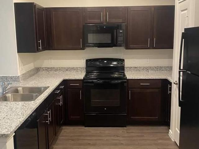 2 bedroom, Houston TX 77067 105244549