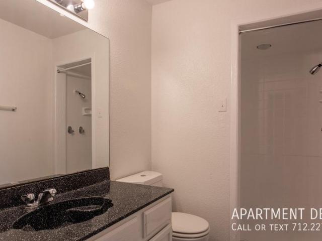 2 bedroom, Houston TX 77081 LS77330646