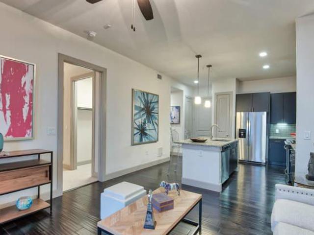 2 bedroom, Houston TX 77002 104861347