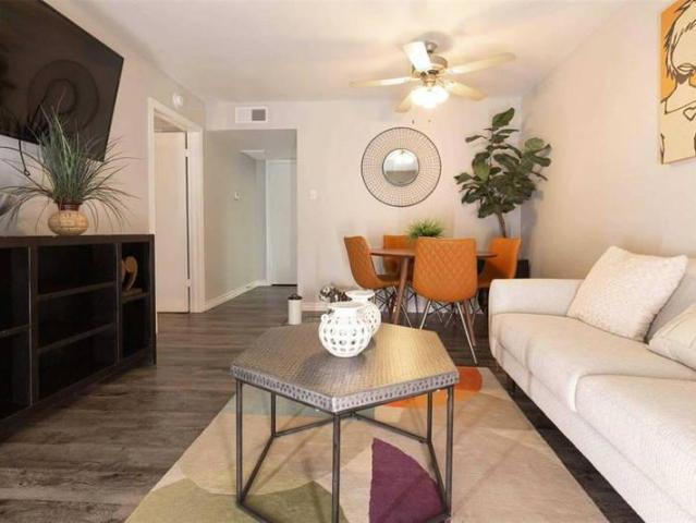 2 bedroom, Houston TX 77007 96295395