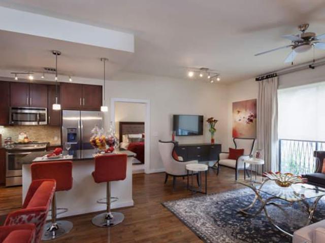 2 bedroom, Houston TX 77006 104860488