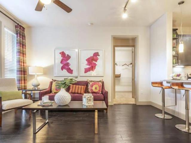 2 bedroom, Houston TX 77006 104861361