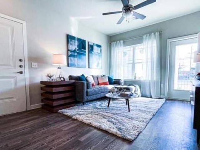 2 bedroom, Houston TX 77008 104862147