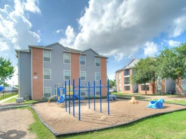 2 bedroom, Houston TX 77011 105864050