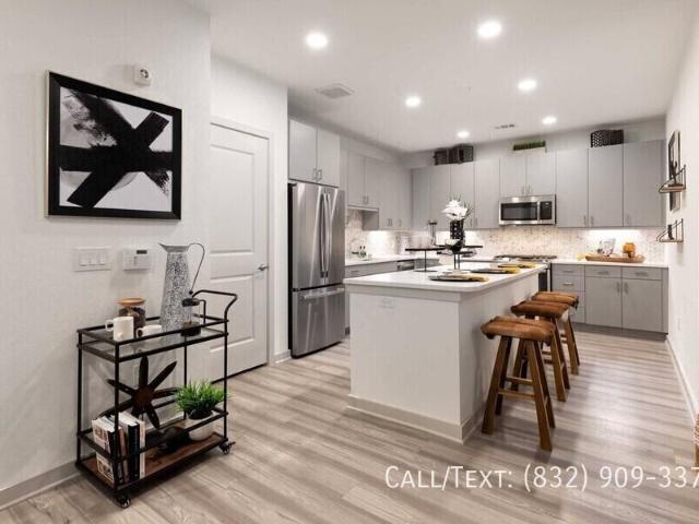 2 bedroom, Houston TX 77019 102494729