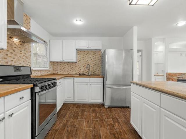 2 bedroom, Houston TX 77022 LS105420301