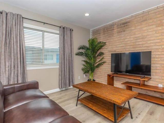 2 bedroom, Houston TX 77025 96295130