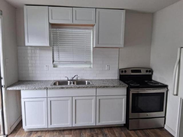 2 bedroom, Houston TX 77026 103420495