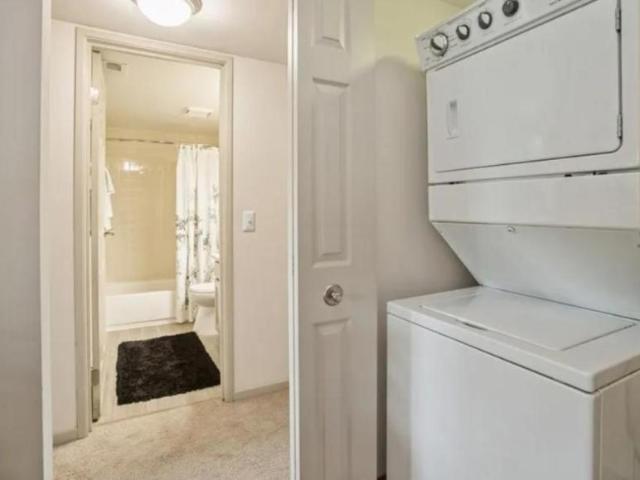 2 bedroom, Hoffman Estates IL 60169 105843893