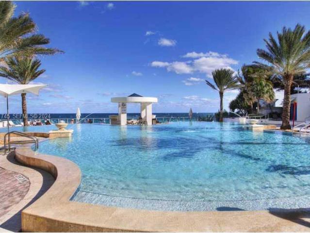 2 bedroom, Hollywood FL 33019 105504979