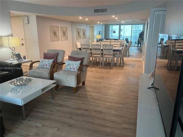 2 bedroom, Hollywood FL 33019 106265299