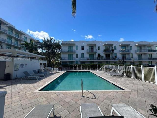 2 bedroom, Hollywood FL 33020 105969131