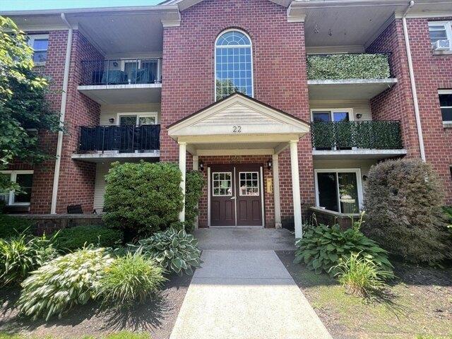 2 bedroom, Holyoke MA 01040 104512050