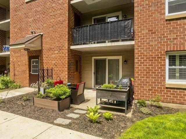 2 bedroom, Holyoke MA 01040 105257067