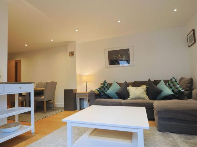 2 Bedroom Home – To Let