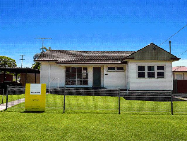 2 BEDROOM HOME WITH AIR CONDITIONING WITH WATER USAGE INCLUDED!