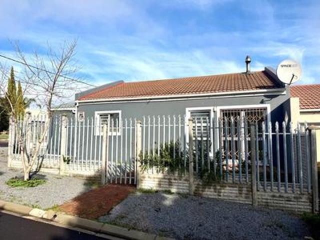 2 bedroom home with fireplace, air c.