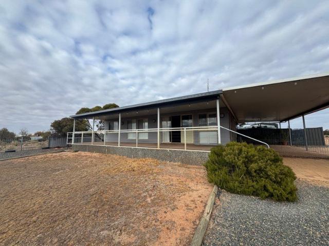2 Bedroom home with Gorgeous Floodplain Views