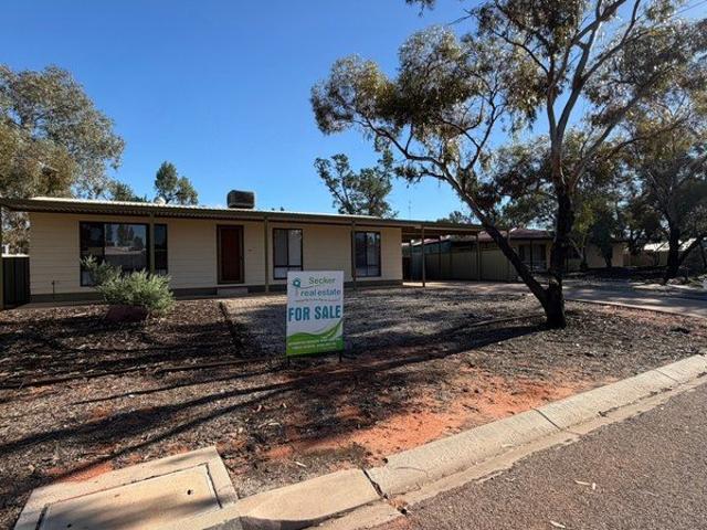 2 bedroom home with large shed