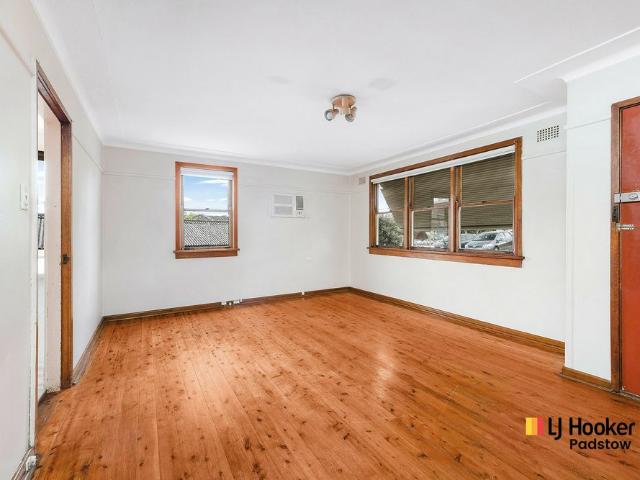 2 Bedroom Home with Large Yard